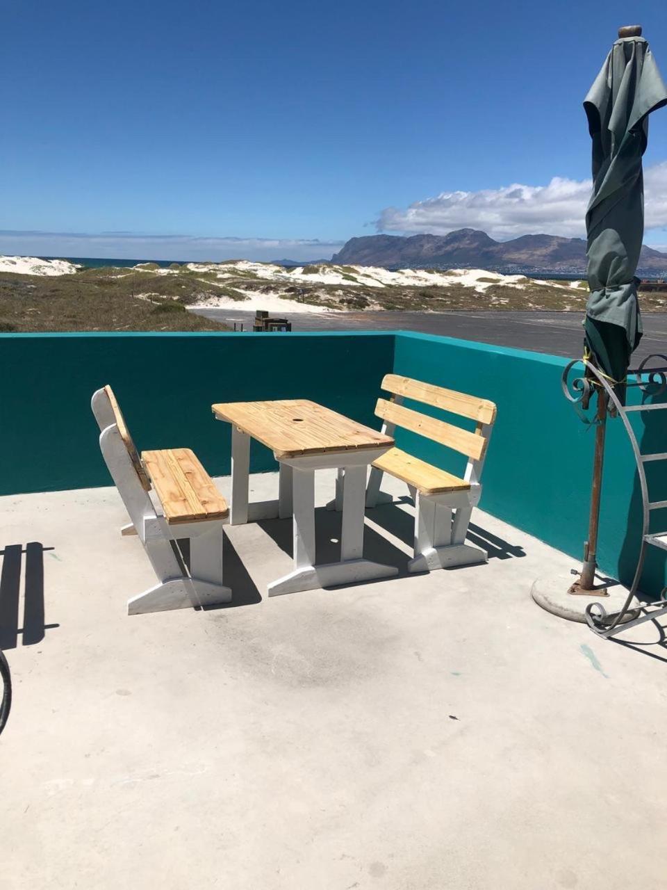 Cape Capsules Hotel Muizenberg Buitenkant foto